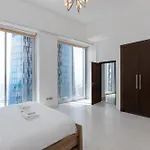 Cayan Tower Dubai Marina - Mint Stay
