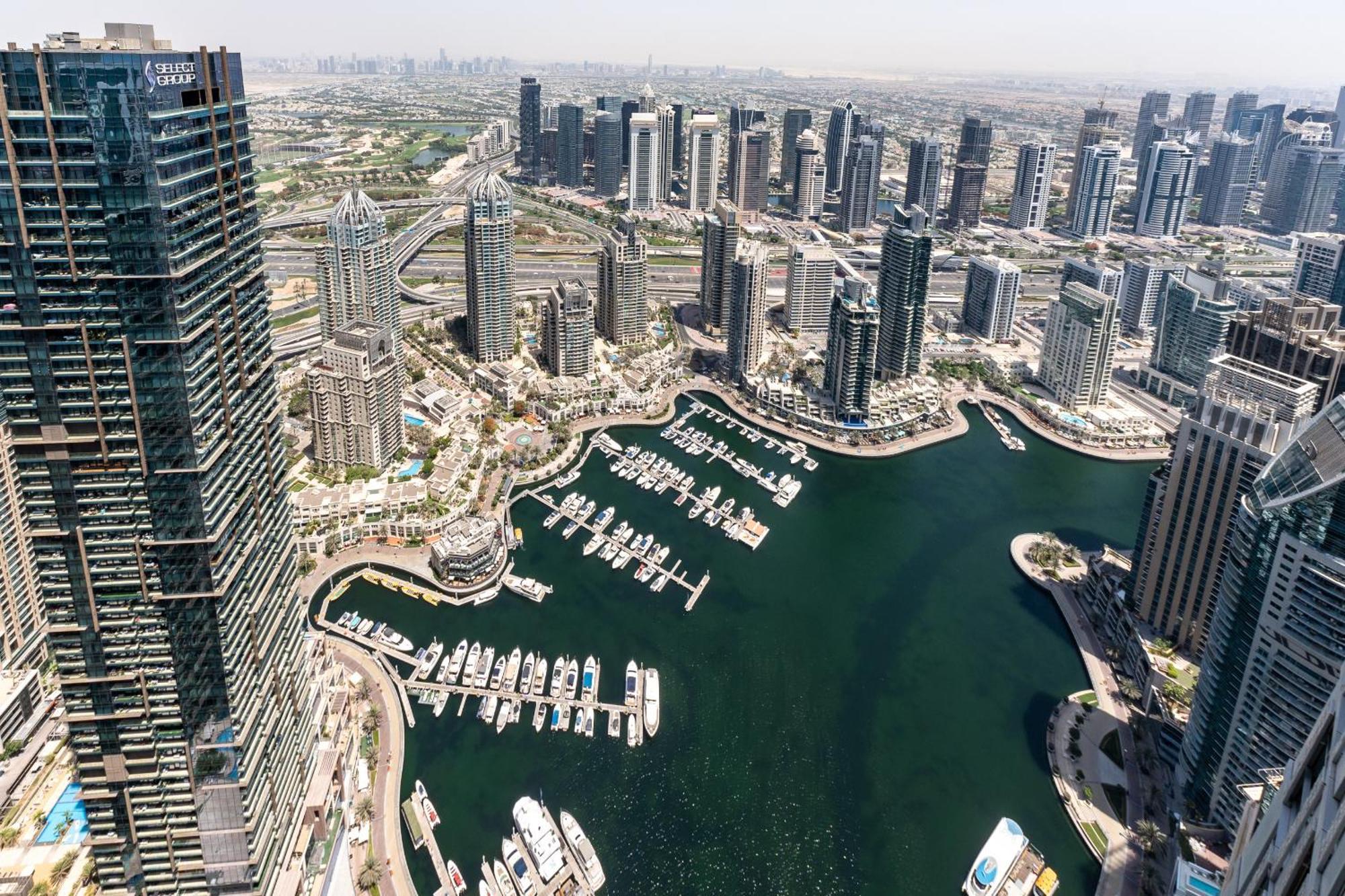 Cayan Tower Marina - Mint