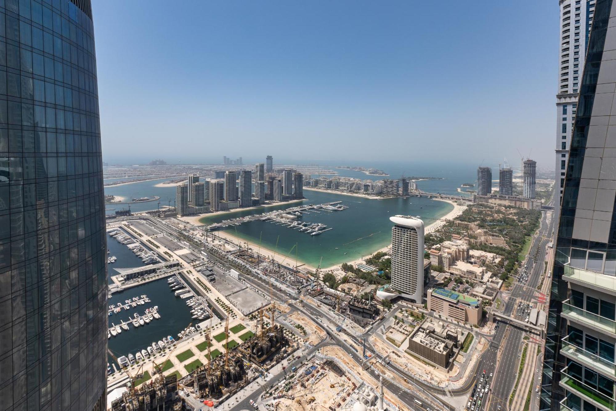 Cayan Tower Marina - Mint Apartment Dubai