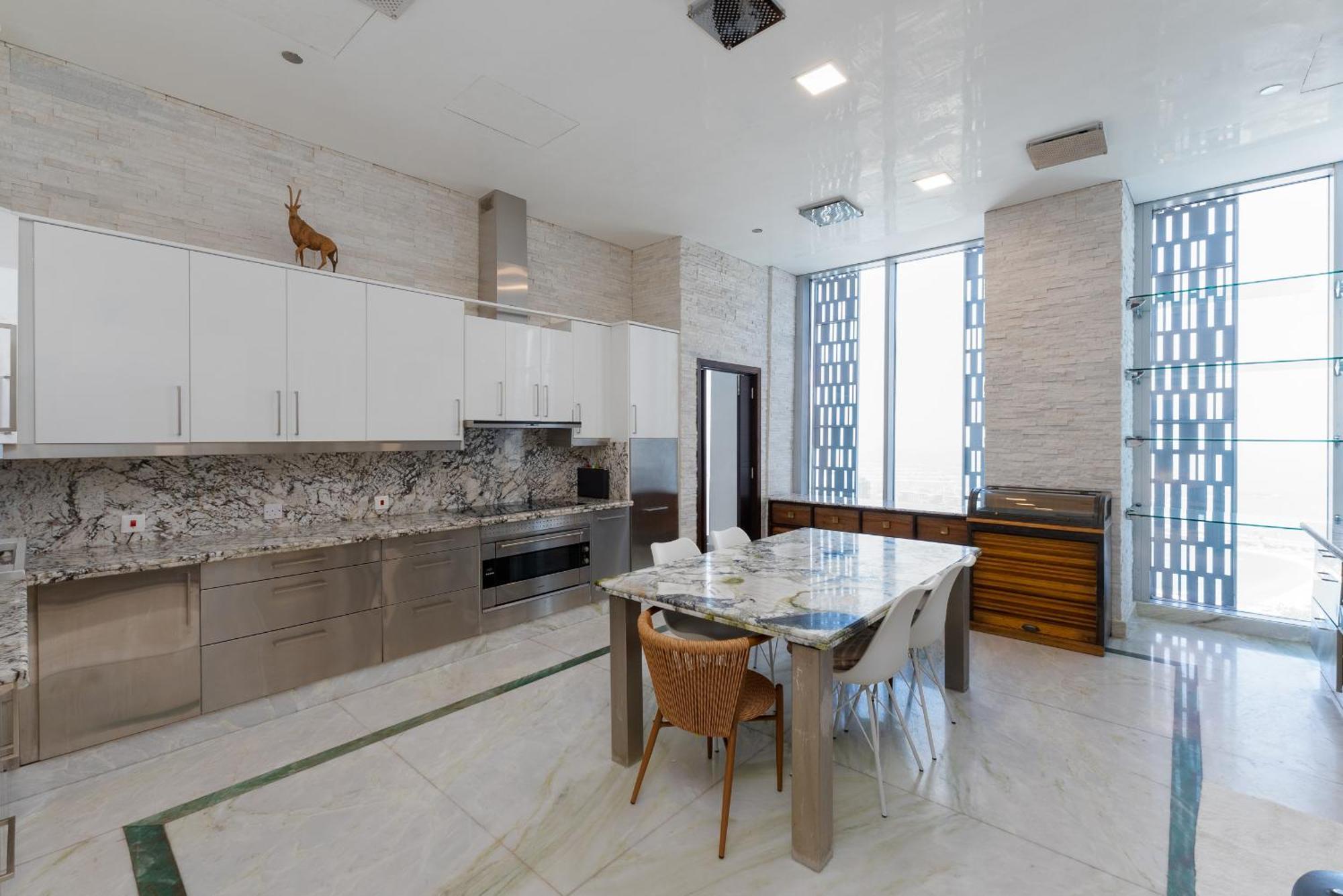 Cayan Tower Marina - Mint Apartment
