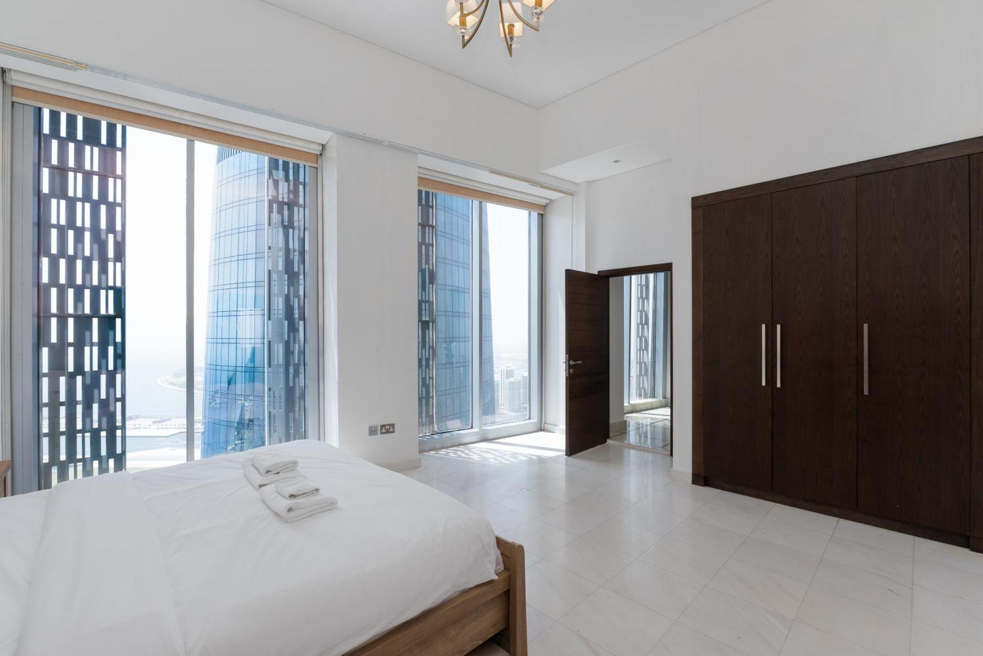 Cayan Tower Marina - Mint Apartment