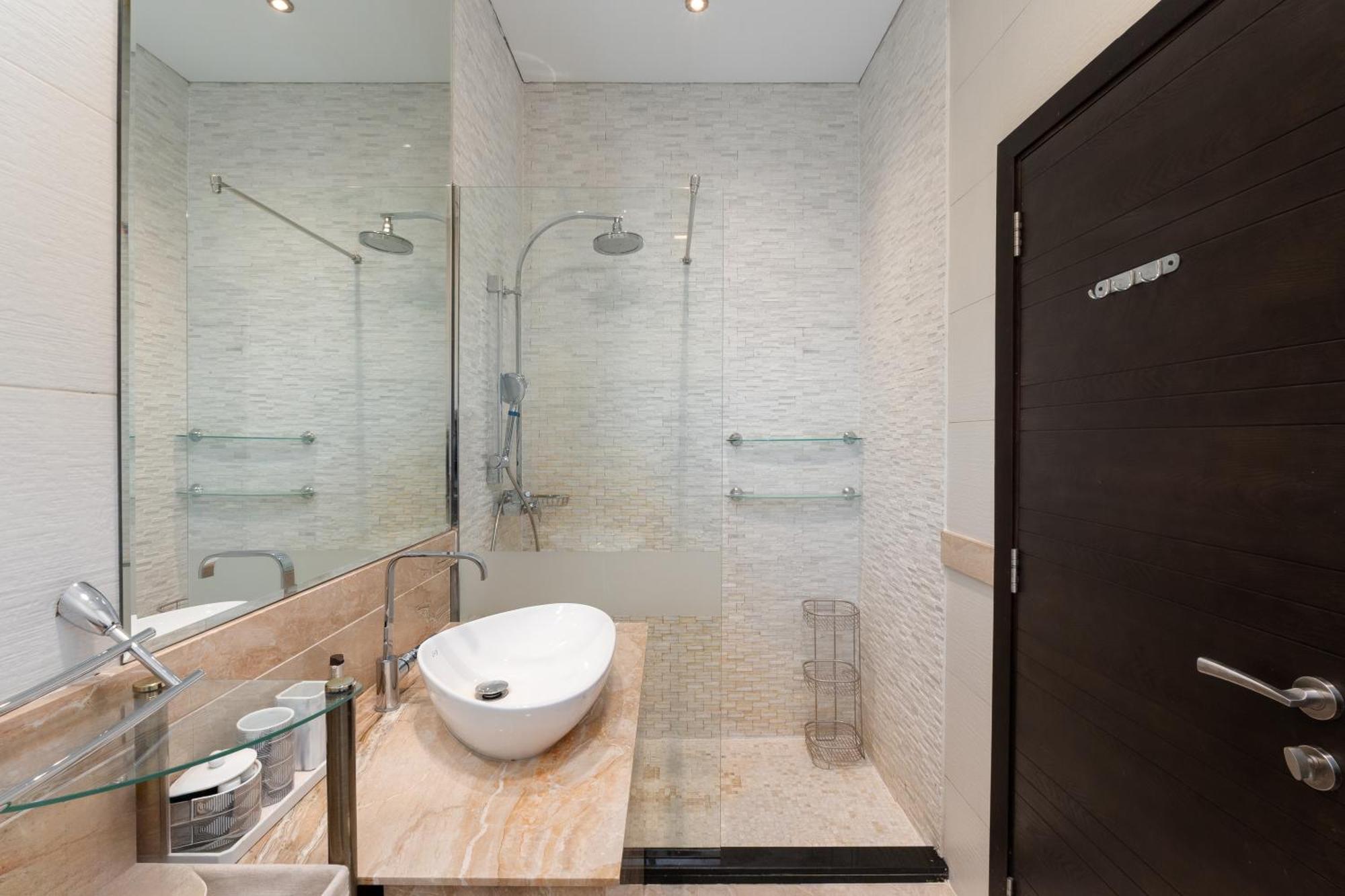 Cayan Tower Marina - Mint Apartment
