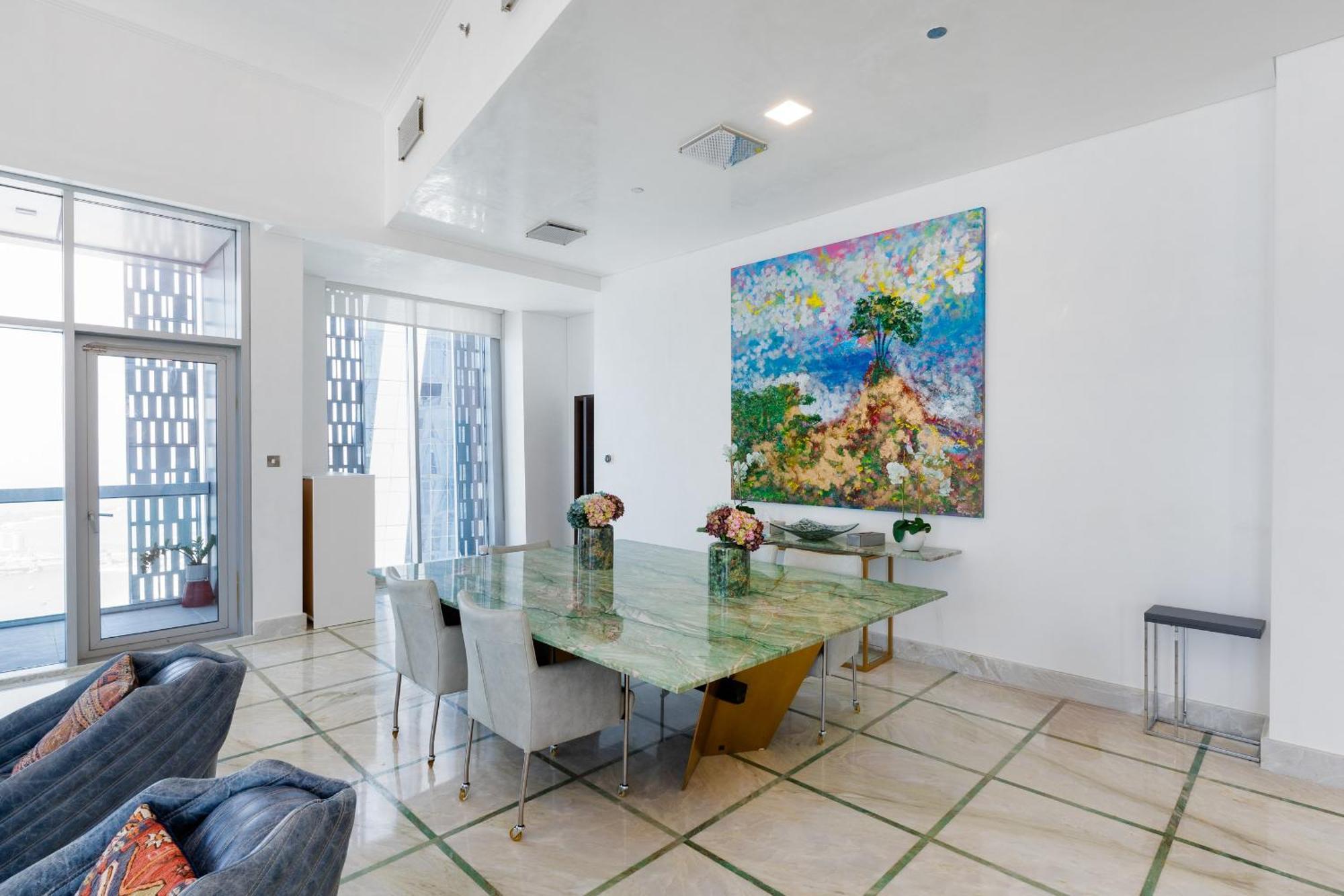 Cayan Tower Marina - Mint Apartment Dubai