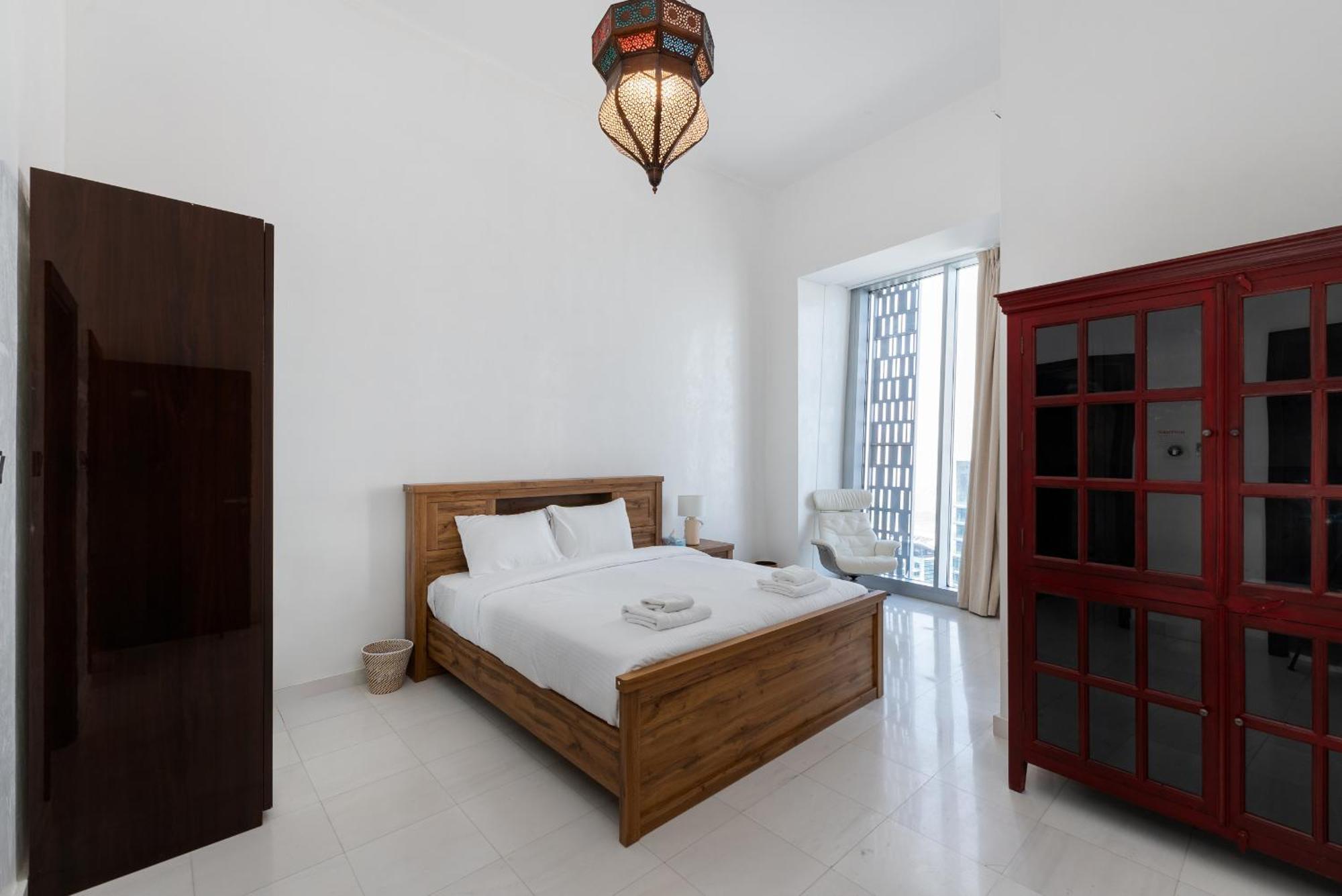 Apartment Cayan Tower Marina - Mint Dubai