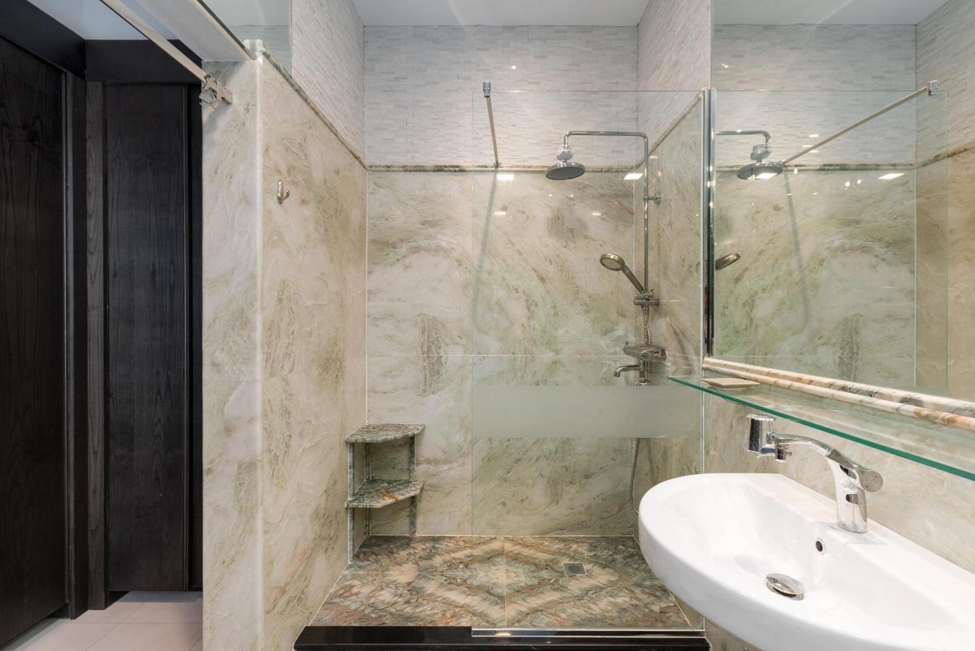 Cayan Tower Marina - Mint