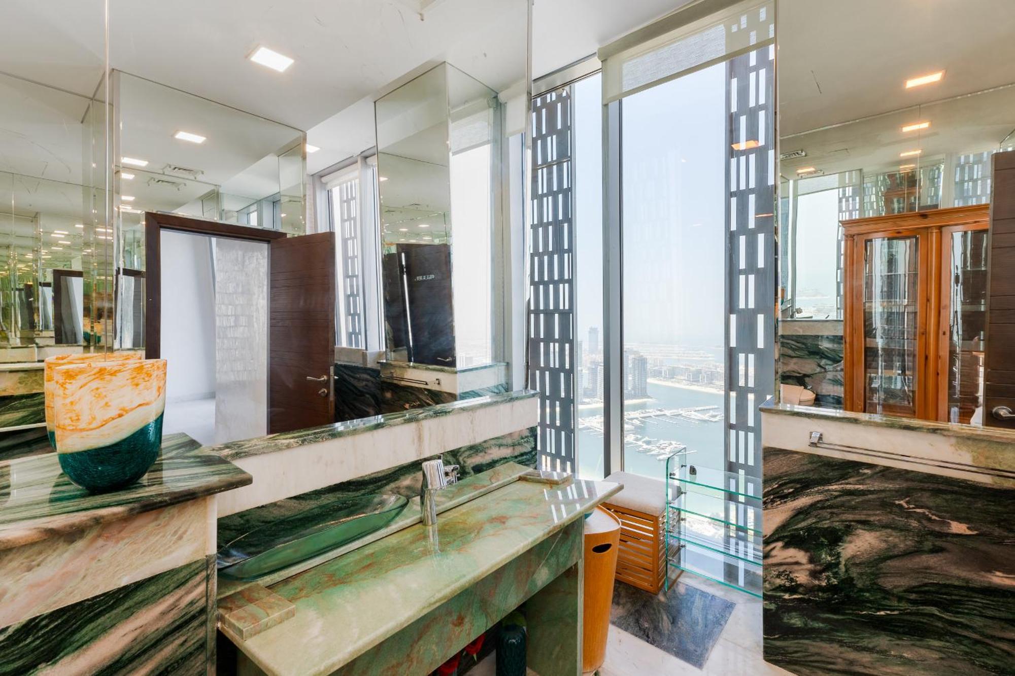 Apartment Cayan Tower Marina - Mint Dubai